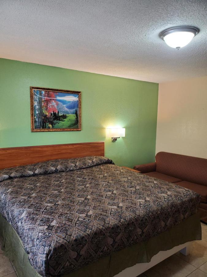 Budget Inn Edinburg Exterior photo