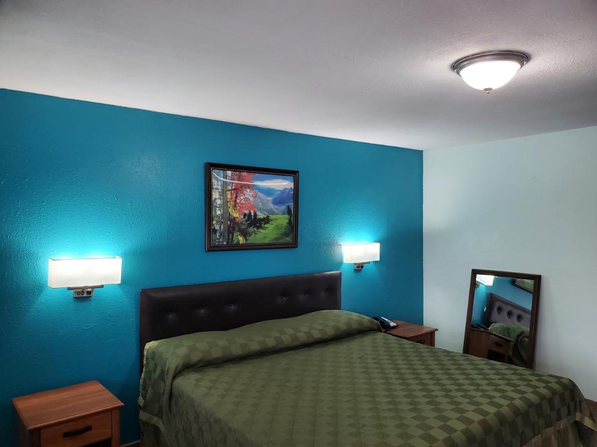 Budget Inn Edinburg Exterior photo