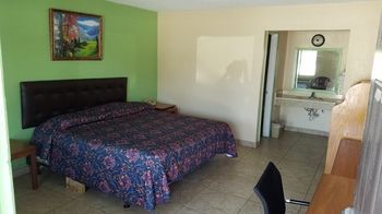 Budget Inn Edinburg Exterior photo
